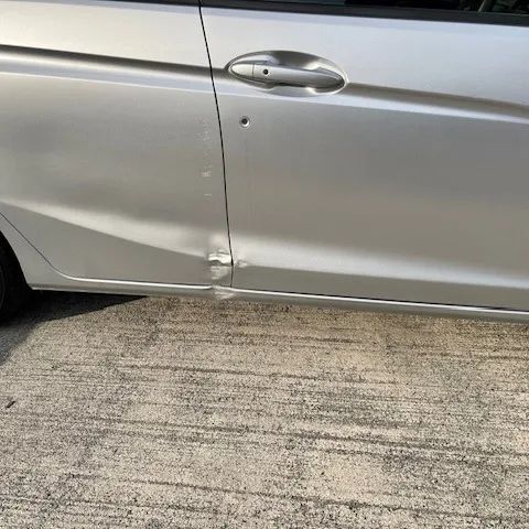 ホンダフィットの修理を行いました。